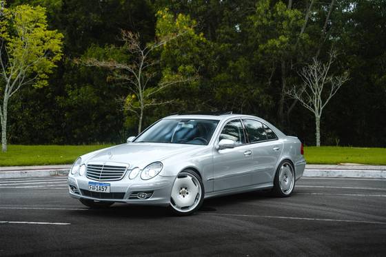 MERCEDES-BENZ E 500 5.5 AVANTGARDE SEDAN V8 GASOLINA 4P AUTOMÁTICO